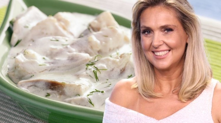 Przepis Ewy Wachowicz na szybkie śledzie ze śmietaną, cebulą i jabłkiem