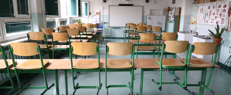 Uczniowie będą się uczyć w maseczkach? Broniarz stawia pewne warunki