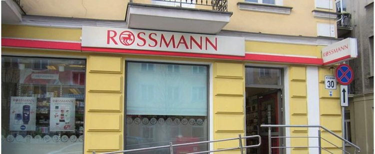 Rossmann wprowadzi nowe rozwiązanie we wszystkich swoich drogeriach. Chce zapewnić klientom większy komfort