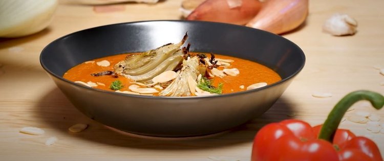 Zupa niczym z restauracji w mniej niż 15 minut. Doskonały krem z pieczonej papryki
