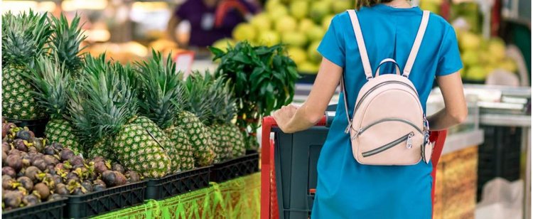 Zakaz handlu: W jednej grupie wiekowej Polaków aż 60% poparcia