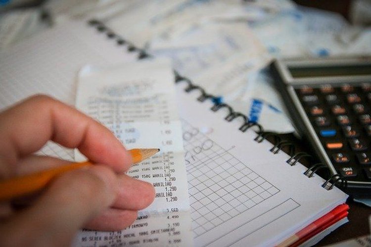 Kto musi założyć i prowadzić księgi rachunkowe?