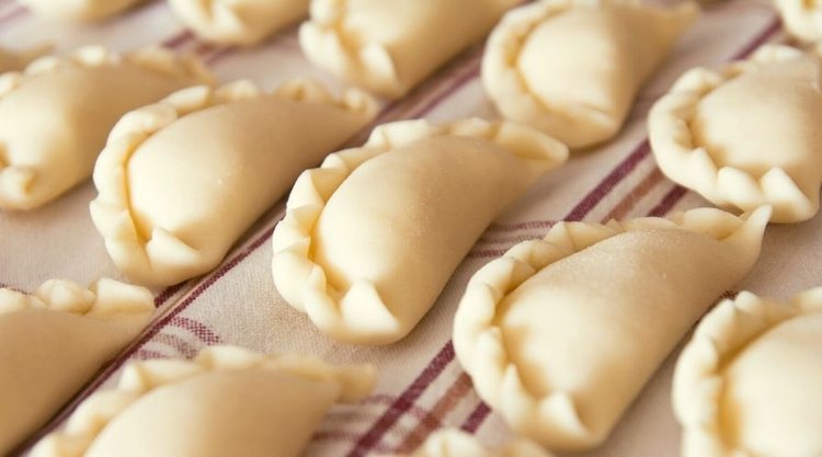 Zaskakujący babciny patent na ciasto na pierogi. Wyjdzie idealnie elastyczne
