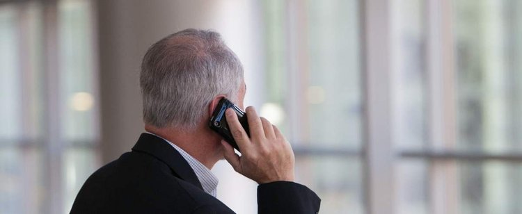 Odbierzesz telefon, stracisz czujność i przy tym oszczędności. W całym kraju pojawiły się oszustwa nową metodą