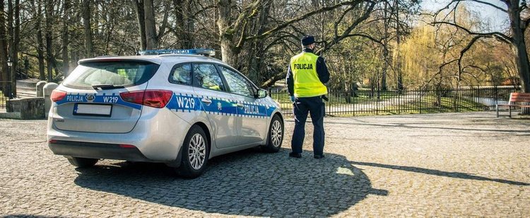 Znów ponad 30 tys. zakażeń. Minister rozważa wprowadzenie godziny policyjnej