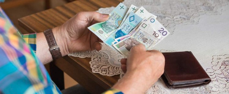 Dostaje blisko 22,9 tys. zł emerytury. Ujawniamy sekret świadczenia najbogatszego polskiego emeryta