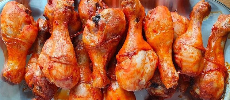 Aromatyczne i soczyste pieczone udka z kurczaka. Kultowy przepis