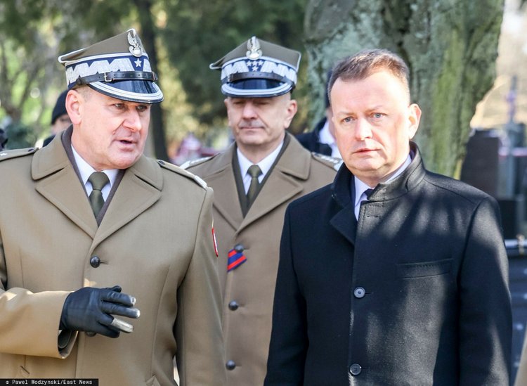 Szef MON zachęca do służby wojskowej. Obiecuje dodatkowe 1000 zł i dodatkowy urlop