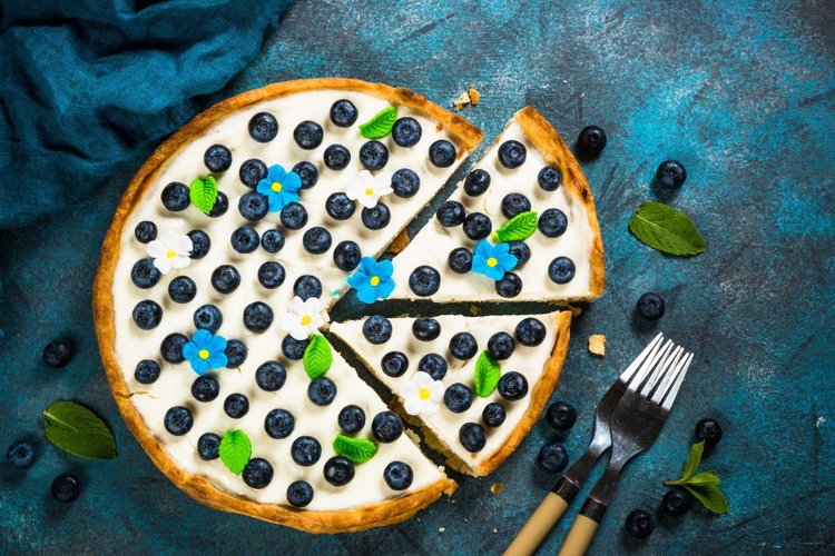 Tarta z kremem mascarpone, przepis na wytworny deser
