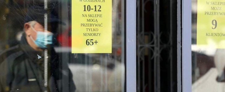 Godziny dla seniorów jednak do zmiany. Rząd już szykuje nowelizację rozporządzenia