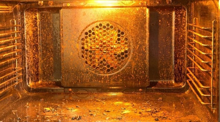 Jak skutecznie wyczyścić piekarnik? 