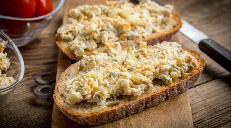 Pasta do smarowania pieczywa z ryby w oleju. Szybki przepis