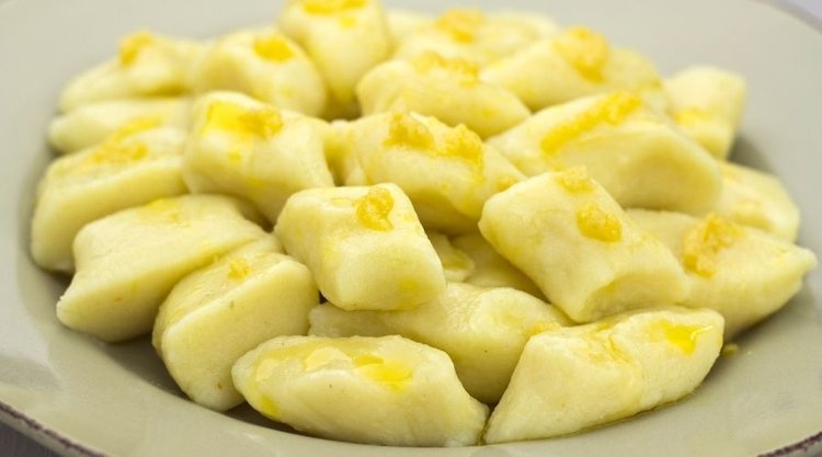 Smakowite, tradycyjne kopytka w słodkiej, zniewalającej panierce