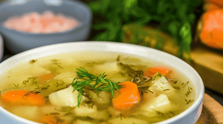 Szybka zupa ogórkowa