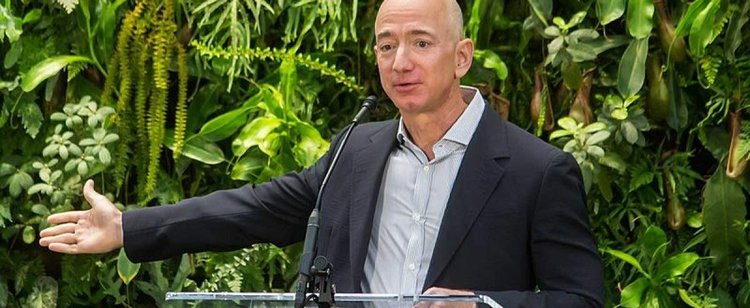 Zmiana lidera wśród najbogatszych ludzi świata. Bezos spadł z pierwszej pozycji