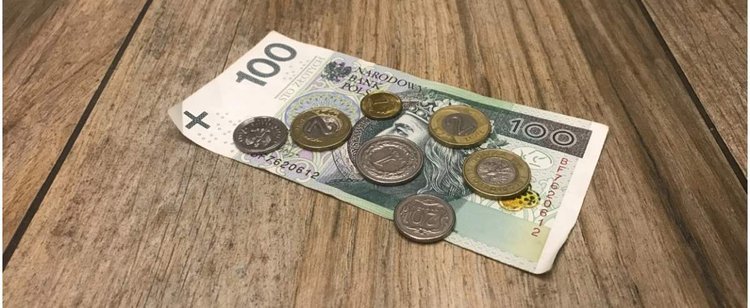 300 plus. Wypłaty i sposób składania wniosków do zmiany