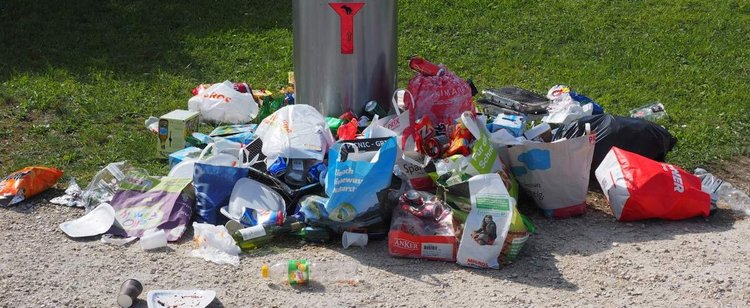Tylko spróbuj wyrzucić nie tam, gdzie trzeba. Olbrzymi mandat ma odstraszać od złych nawyków