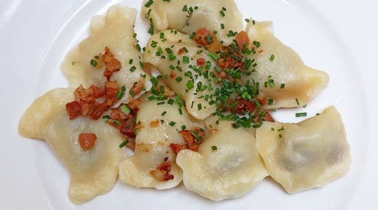 Przepis na pierogi z mięsem po rosole