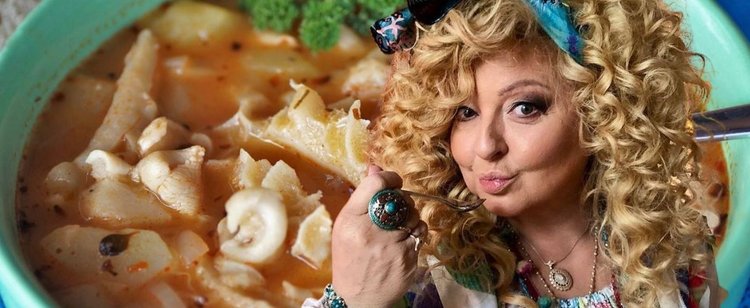 Jedni kochają, inni krzywią twarz na samą myśl. Magda Gessler zna sposób na odczarowanie flaków