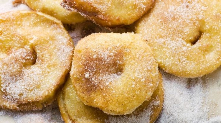 Słodziutkie i soczyste jabłka w cieście od babci Marysi