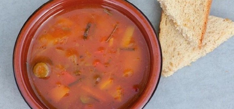 Gulasz z indyka z marchewką i suszonymi pomidorami