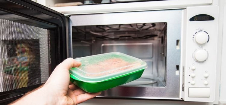 Produkty, których lepiej nie wkładać do mikrofali