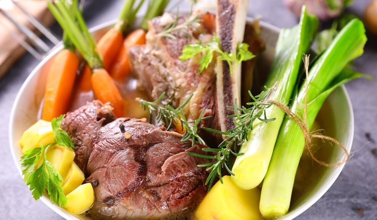 Wyborny pasztet z mięsa i warzyw po rosole. Idealny do pieczywa i na przystawkę