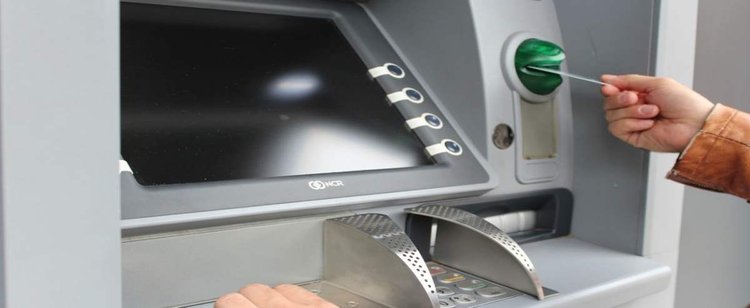 Wypłacając pieniądze z bankomatu możesz się mocno zdziwić. Czekają duże zmiany przy wypłatach