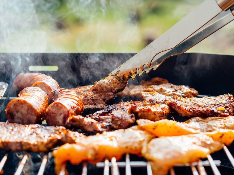 Jakich produktów nie łączyć ze sobą podczas grillowania?