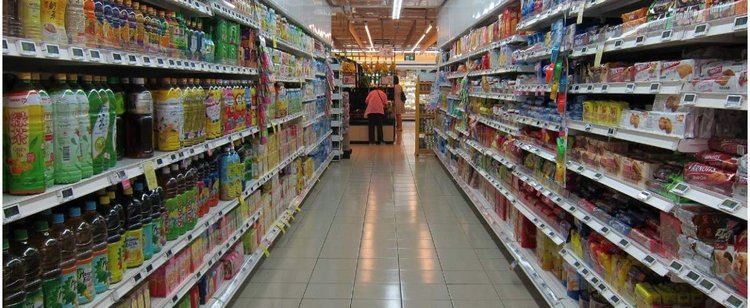 Carrefour rzuca wyzwanie Biedronce. Francuska sieciówka też chce sprzedawać testy