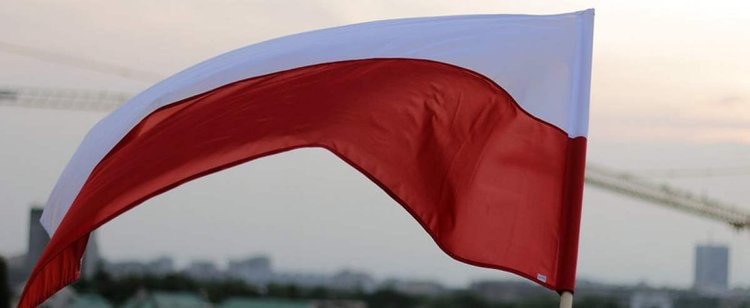 Uruchomiono rezerwę kart do głosowania. W dwóch miejscowościach było to niezbędne