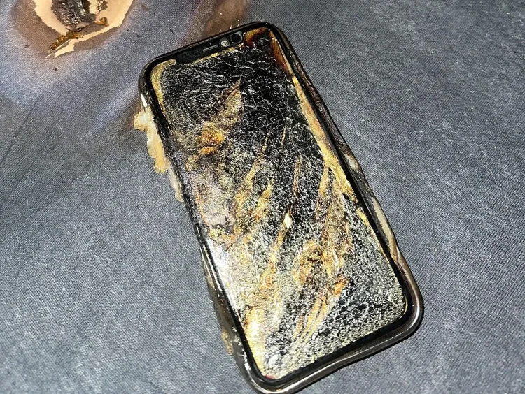 W Szczecinie iPhone zapalił się podczas ładowania. Jak zapobiegać takim sytuacjom?
