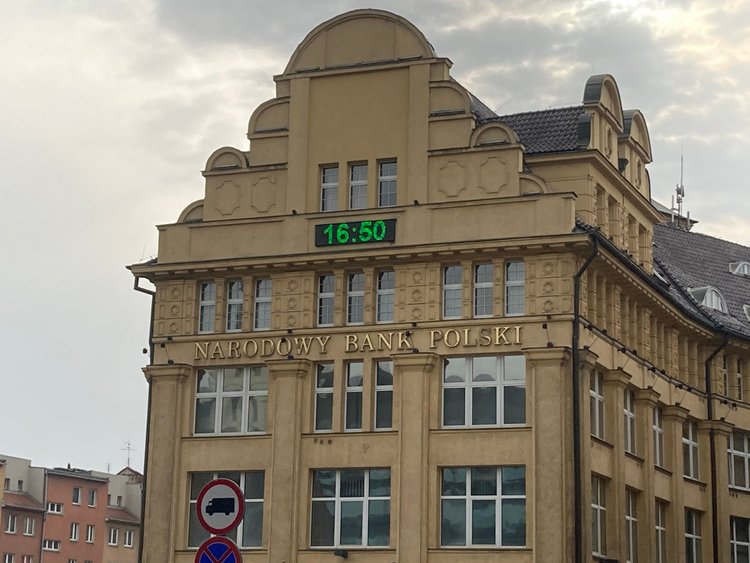 NBP interweniował na rynku walutowym. Sprzedał waluty obce za złote