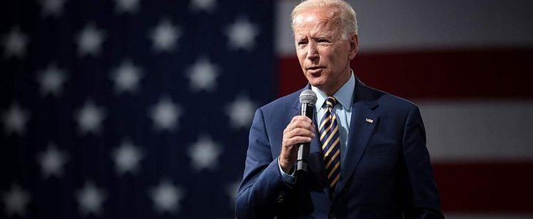 Biden podpisuje rozporządzenia jak maszyna. Nowy prezydent idzie po rekord