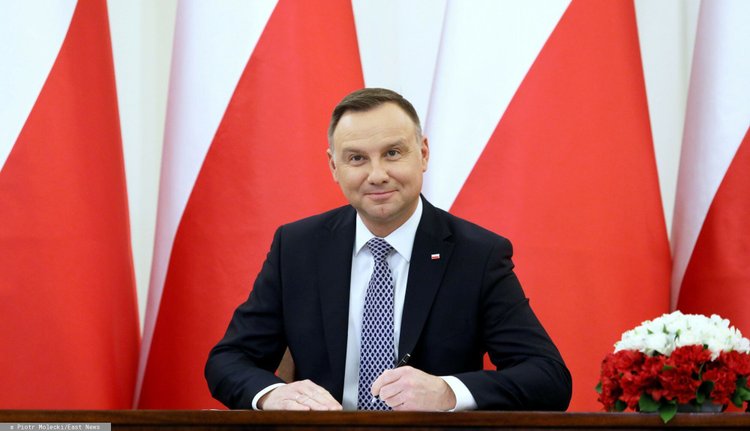 Prezydent podpisał ustawę przedłużającą ważność bonu turystycznego