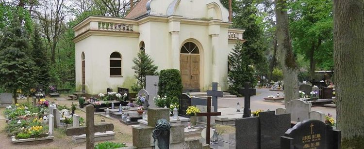 W proch zamiast do trumny, bo tak bezpieczniej. Kremacje mogą nas uchronić od tragedii