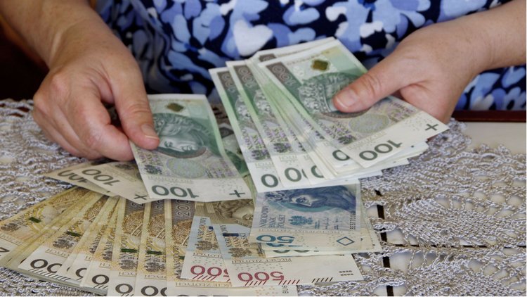 Ruszają kolejne wypłaty 14 emerytury. Trafi ona do 1,2 mln osób