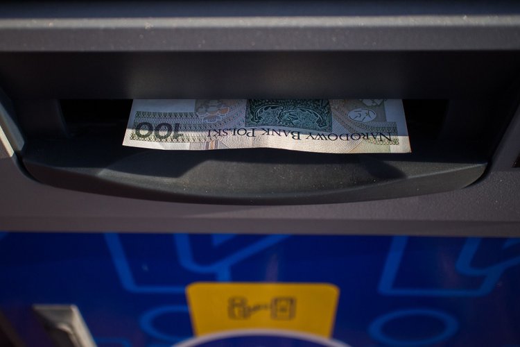 Alior Bank przyciąga klientów pieniędzmi. Obiecuje 960 zł za założenie konta