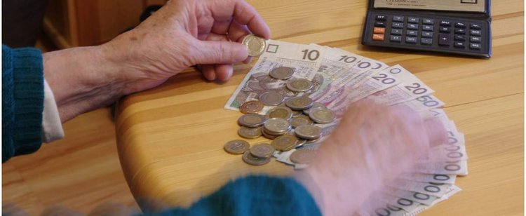 Jak zabezpieczyć się finansowo na starość? Sposobów jest mnóstwo, ale który najlepszy?