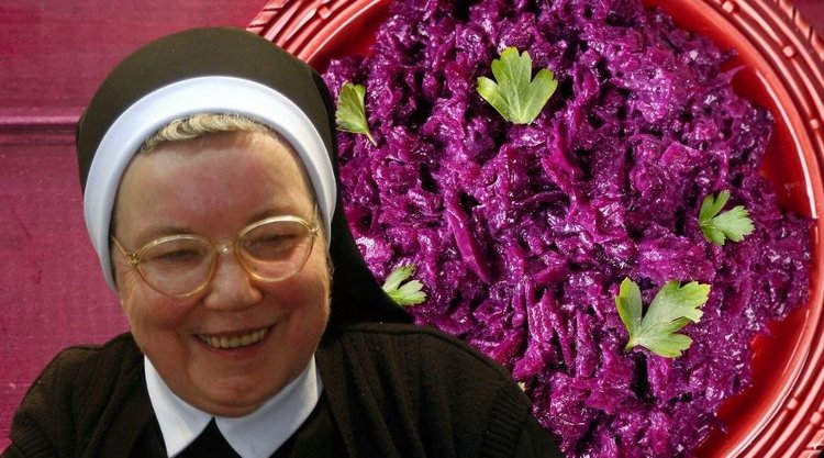Niezwykła surówka z kapusty czerwonej i winogron według przepisu siostry Anastazji. Lepszej nie jadłeś