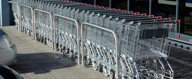 Godziny otwarcia sklepów będą w ten weekend nieco inne. Lepiej je znać, żeby nie odbić się od drzwi