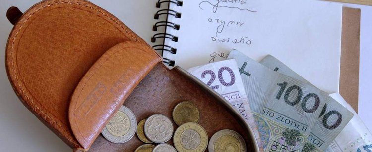 Zarabiają mniej niż pensja minimalna. A ich praca teraz to stres i horrendalny natłok obowiązków
