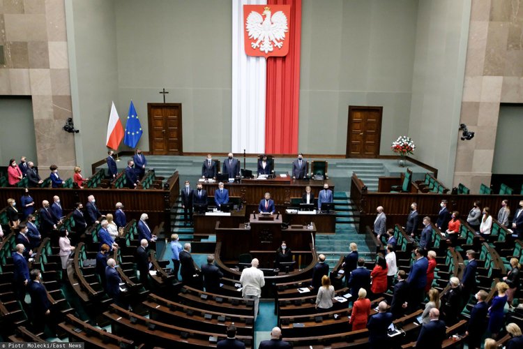 MEiN wraca do tematu podwyżek dla nauczycieli. Wysłał projekt do związków zawodowych