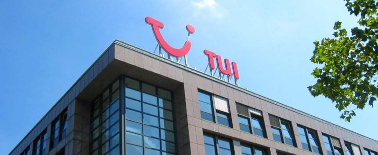 TUI najpierw sprzeda, a potem wynajmie. Dziwny pomysł wakacyjnego giganta