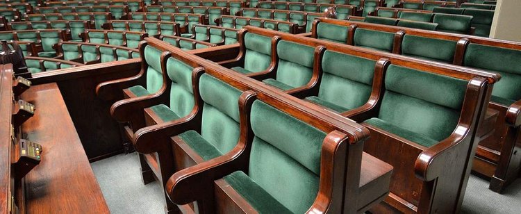 Członkowie rządu spóźnili się z oświadczeniami majątkowymi. Ale kary i tak bać się nie muszą