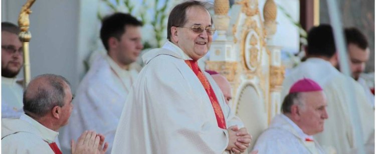 Monstrualne pieniądze od NBP dla Ojca Rydzyka. Po poznaniu kwoty zostaje tylko się przeżegnać