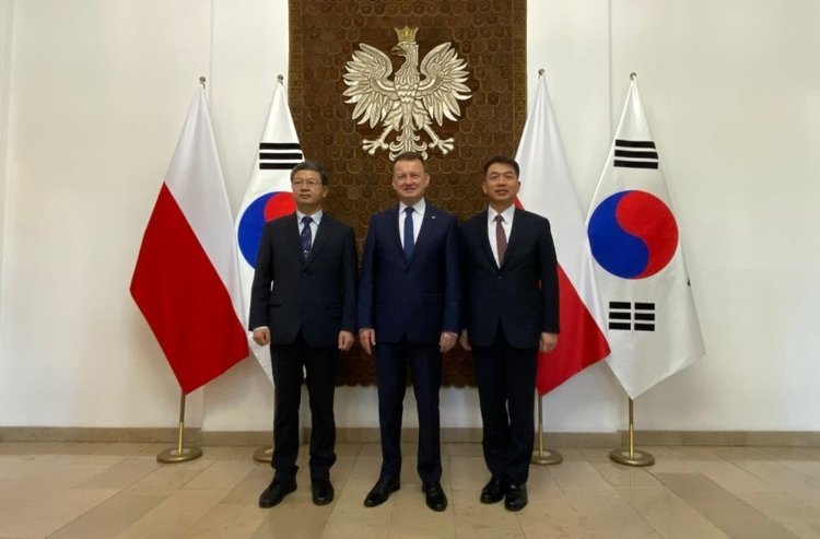 Polska nie chce czekać latami na broń z USA. Błaszczak podpisał umowę z Koreą Południową