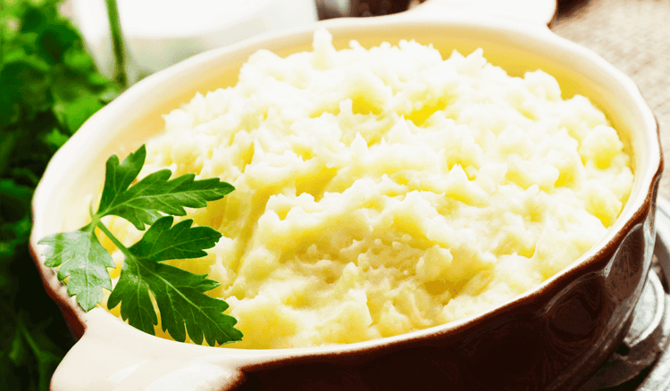 Jak zrobić najbardziej kremowe purée ziemniaczane? Trik polega na odpowiednim czasie podania