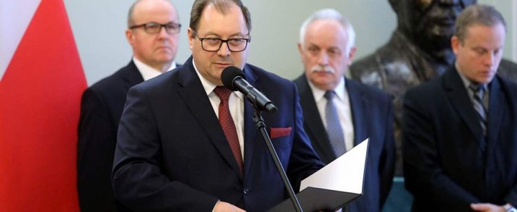 Sam sobie przyznawał gigantyczne nagrody finansowe. Ale o następnych szef PIP musi zapomnieć