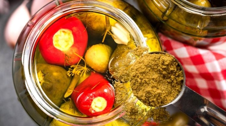 Przepis na ogórki curry w słoikach z dodatkiem papryki